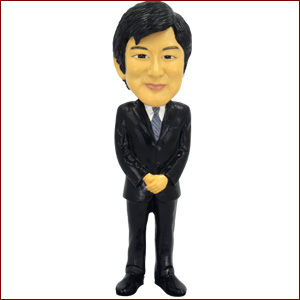 男性・スーツ/台座付き